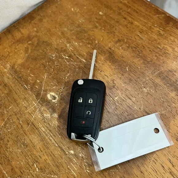 2019-2021 Chevrolet Colorado Remote Entry Key Fob Transmitter GM OEM - Picture 2 of 9